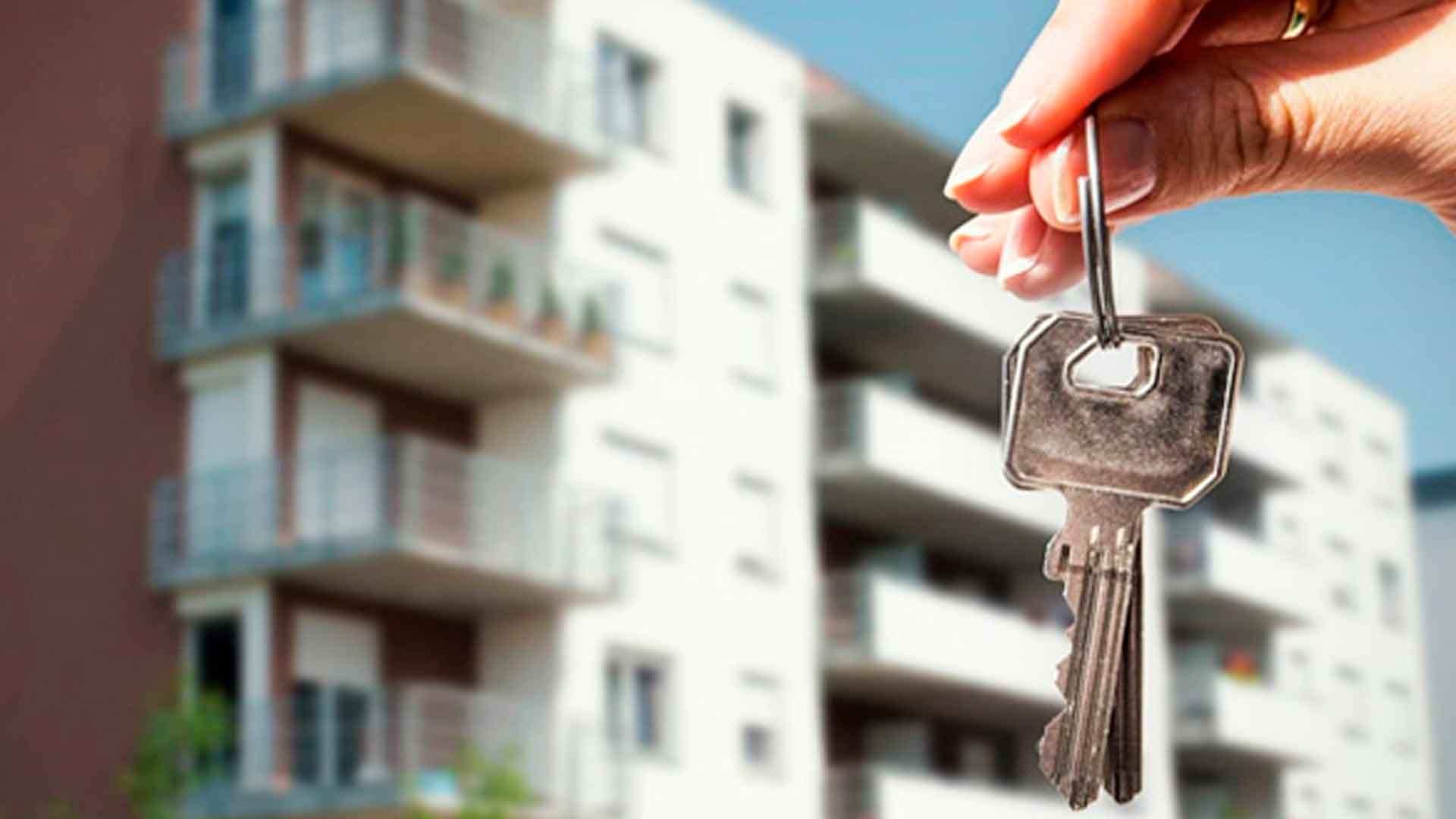 Новая жилплощадь. Ключи от квартиры. Дом ключи от квартиры. Ключи от квартиры в руке. Квартира ключи.